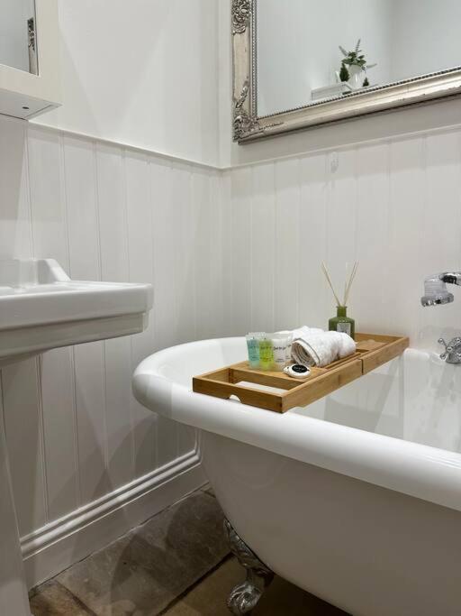 Barn With Hot Tub Villa Goff's Oak Luaran gambar